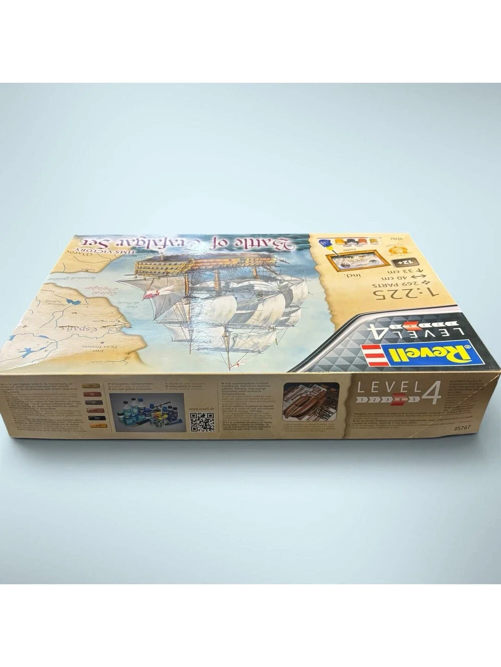 Revell 1:225 HMS Victory Battle of Trafalgar Gift Set Level 4